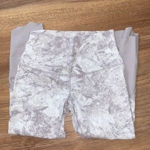 Lululemon wunder under scalloped hem crop leggings